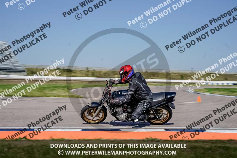 Rockingham no limits trackday;enduro digital images;event digital images;eventdigitalimages;no limits trackdays;peter wileman photography;racing digital images;rockingham raceway northamptonshire;rockingham trackday photographs;trackday digital images;trackday photos